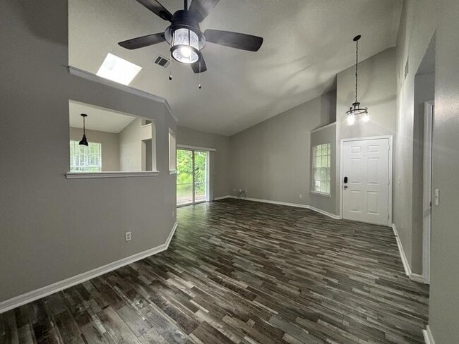 Building Photo - 9600 River Walk Ct