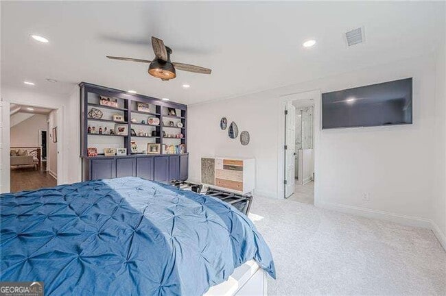 Building Photo - 4562 Columns Dr SE