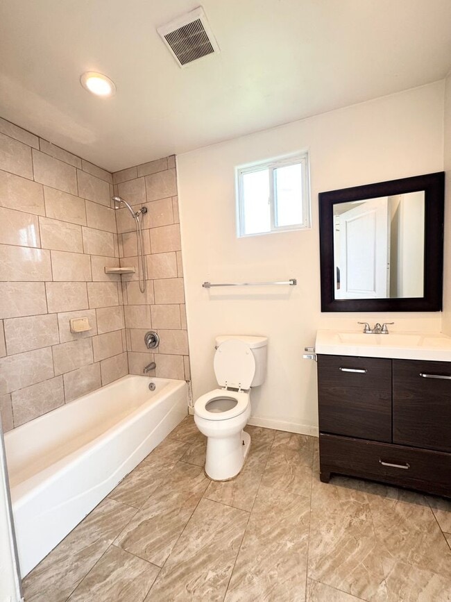 Building Photo - Cozy Home For Rent - SPECIAL OF THE MONTH! $500 OFF FIRST MONTH RENT