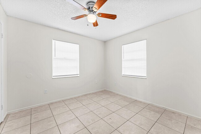 Building Photo - 4783 Gulfstream Rd