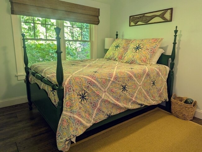 Building Photo - 37 River Rd