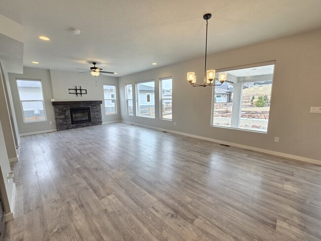 Building Photo - 5446 Mesa Top Dr