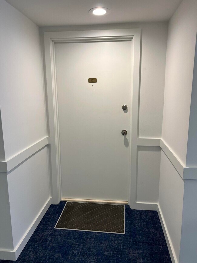 Building Photo - 3560 S Ocean Blvd