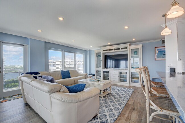 Building Photo - 2066 N Ocean Blvd