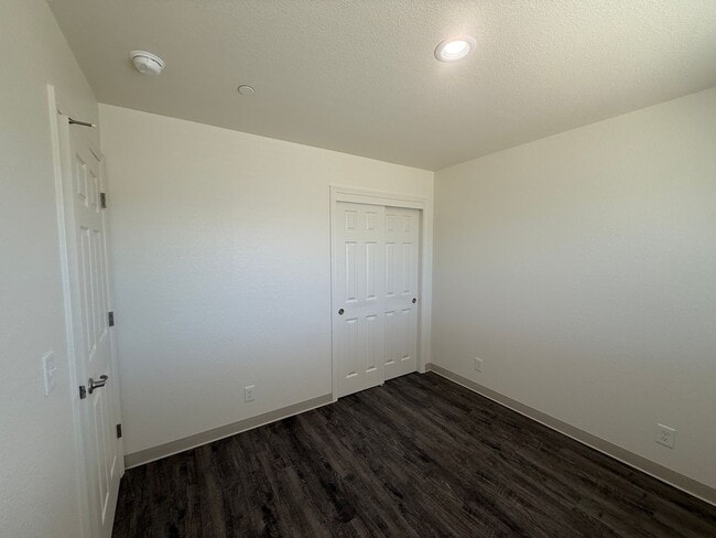 Building Photo - Free Month of Rent for Move in before Dec 1st - Brand New Upstairs 3 Bedroom Apartment with a View