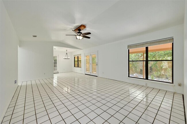 Building Photo - 6713 Silvermine Dr