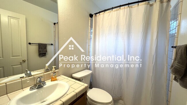 Building Photo - Very Nice 3bd/2ba Citrus Heights Home with 2 Car Garage - Must See!