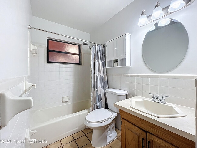 Building Photo - 260 Sabal Ave