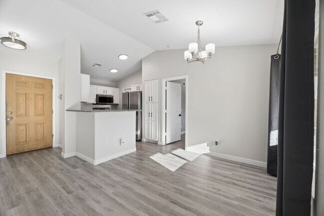 Building Photo - 1057 S Jamaica Way