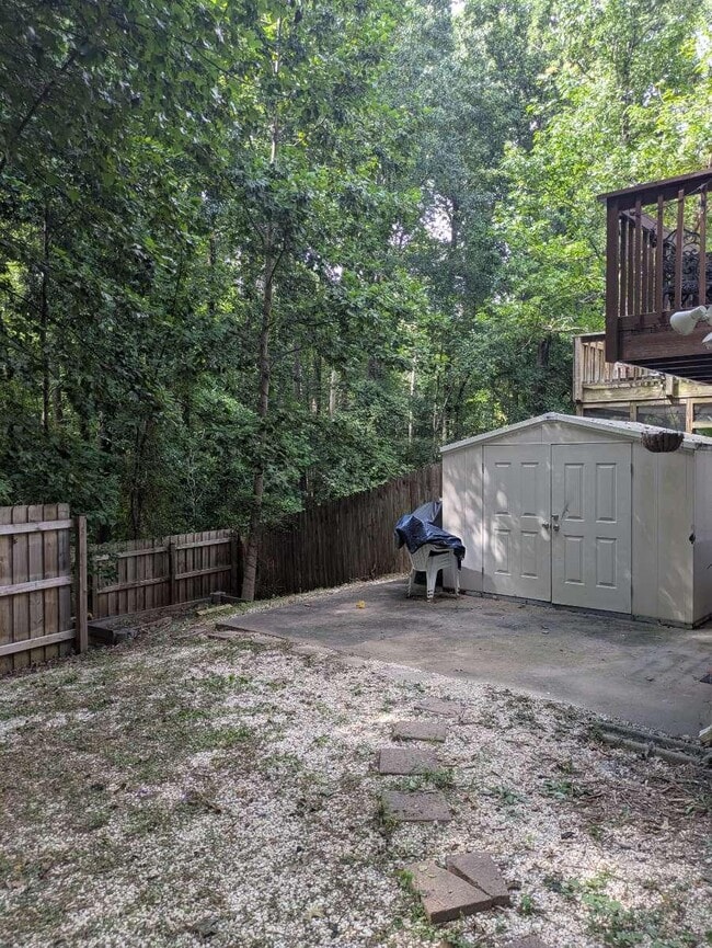 Building Photo - 5281 Daffodil Dr