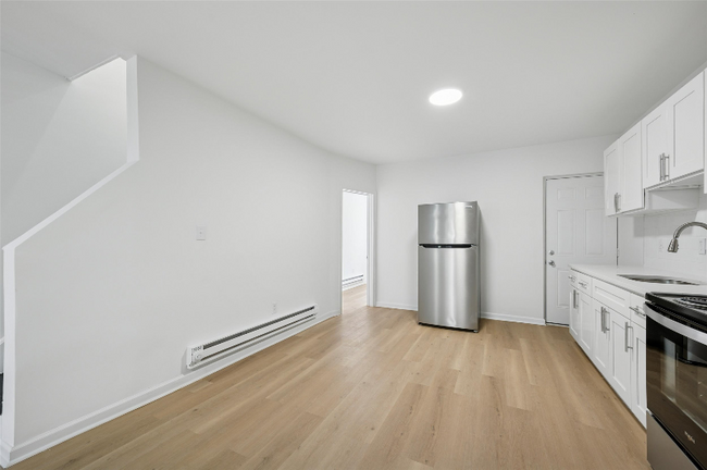 Building Photo - 318 Berkley St
