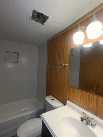 Building Photo - 1705 Chris Craft Dr