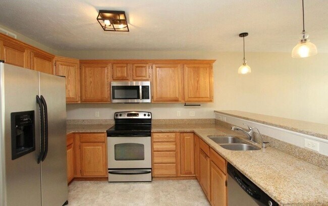 Building Photo - 6028 Glenbrook Ln