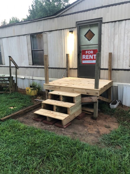 Building Photo - 2761 County Rd 402