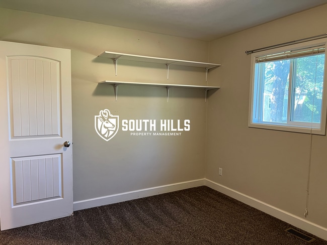 Building Photo - 3bed/2bath w/finished basement, landscaping & Water, Sewer, Trash Included, RV Parking