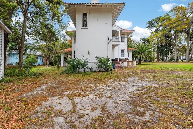 Building Photo - 1015 Union St