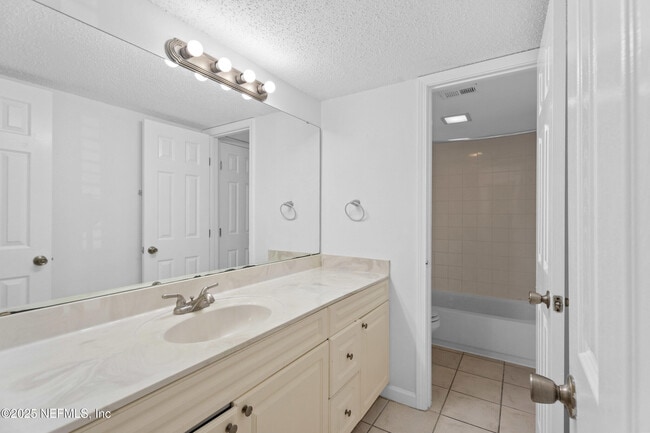 Building Photo - 6552 La Mirada Dr E