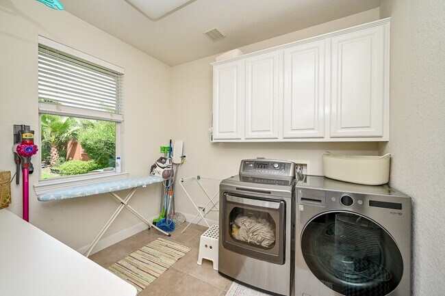 Building Photo - 6342 Collina Springs Ct