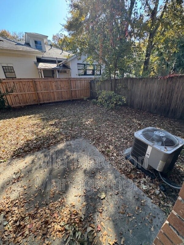 Building Photo - 141 Hunt Club Ct