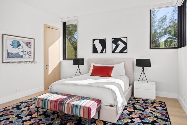 Building Photo - 4585 Nautilus Dr