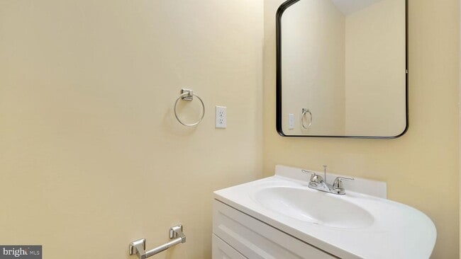 Building Photo - 307 S Smallwood St