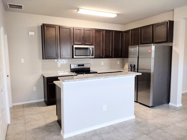 Building Photo - Fresh and Clean!!!