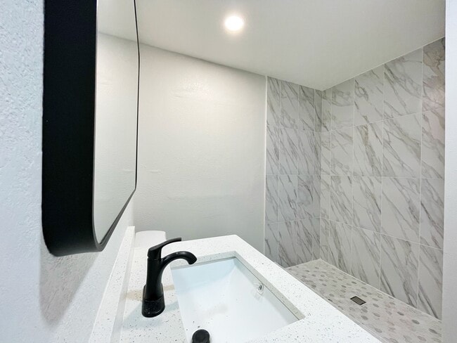 Building Photo - 2860 35th St S