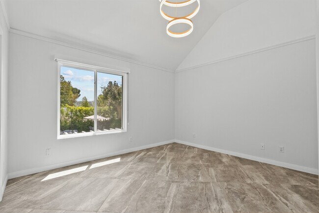 Building Photo - 618 Sinaloa Rd