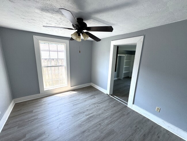 Building Photo - 3030 Mars Hill St