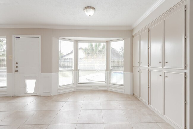 Building Photo - 1403 Diana Ct