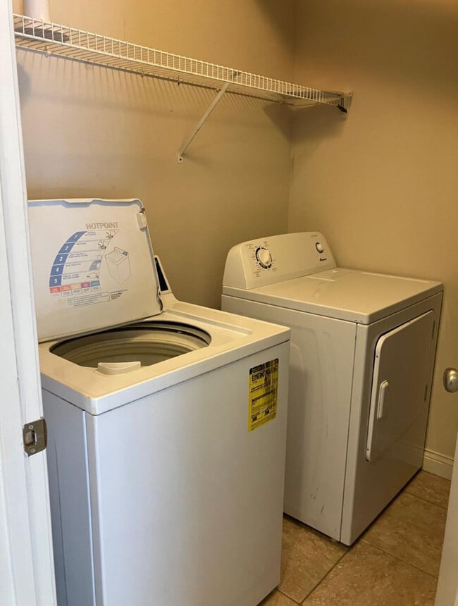 Building Photo - 1302 Stags Way