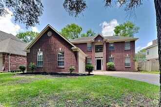 Building Photo - 819 Hyacinth Pl