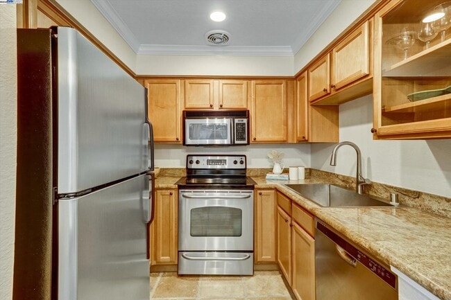 Building Photo - 130 Eastridge Dr