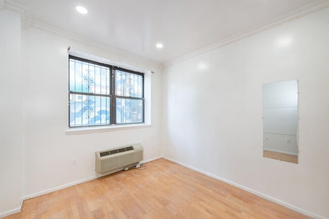 Building Photo - 111 Mulberry St
