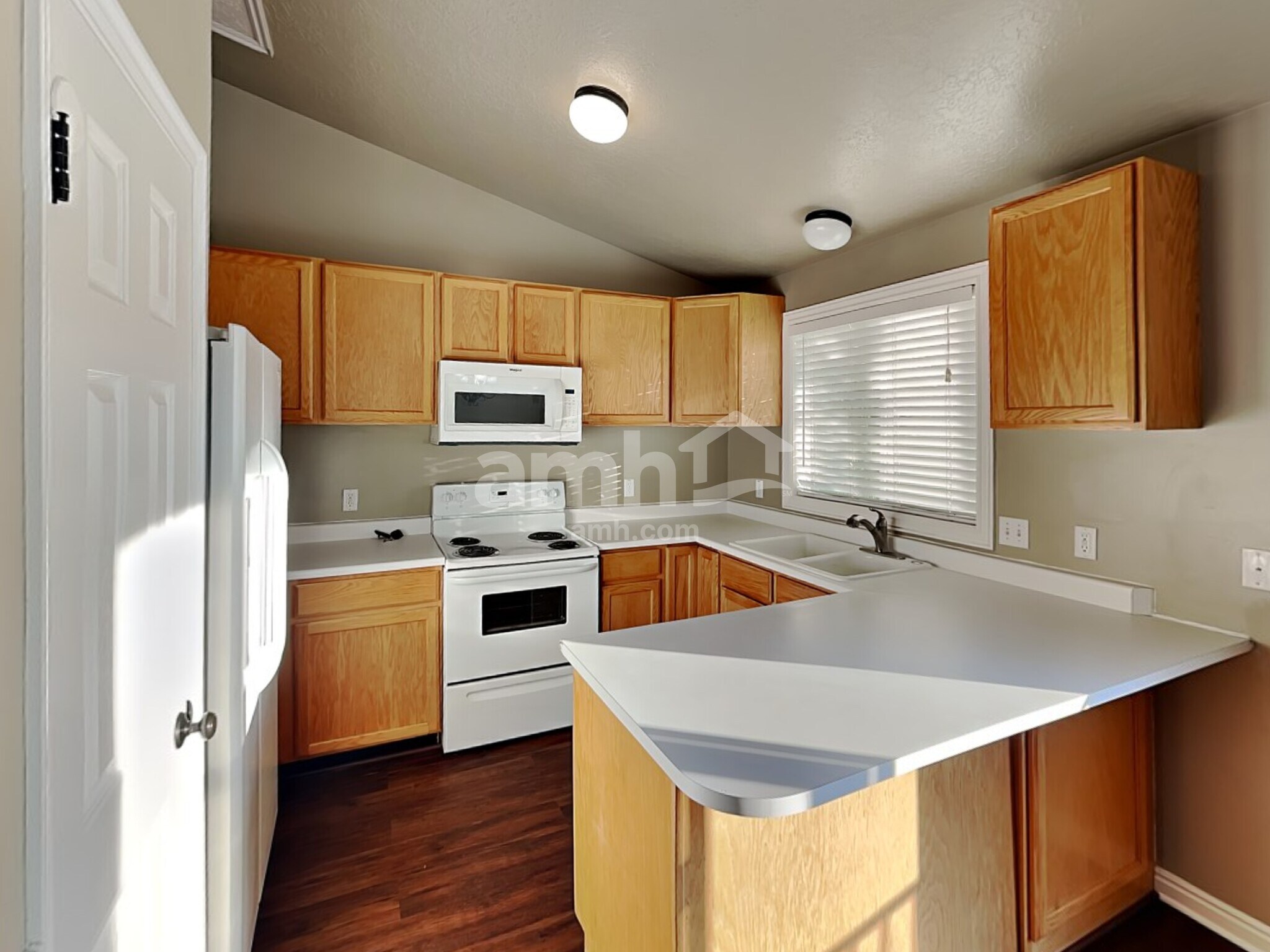 Building Photo - 307 S 1050 E