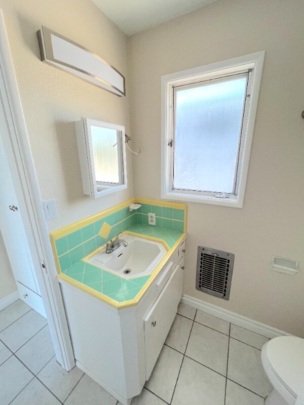 Building Photo - 250 Cliff Dr