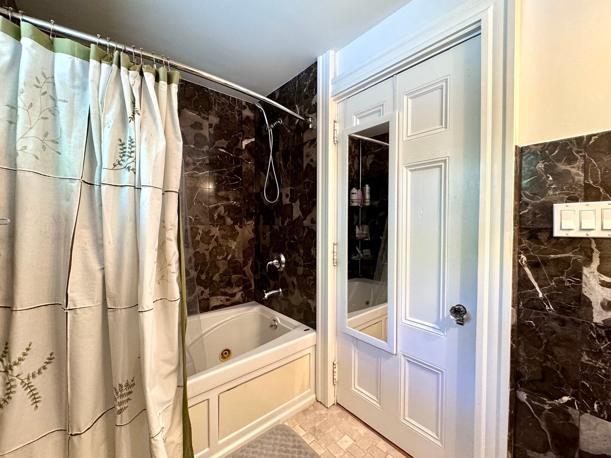 Building Photo - 27 Gammons Rd