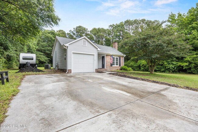 Building Photo - 429 Crow's Nest Ln
