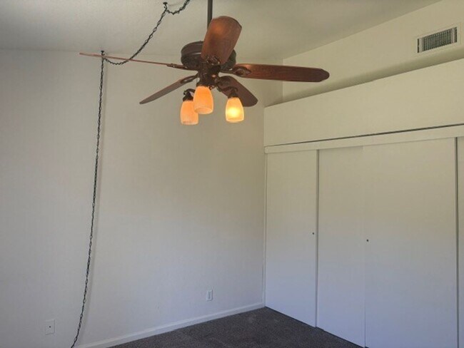 Building Photo - 4 Bedroom/2 Bath Home in the Northwest - $2395 Per Month!