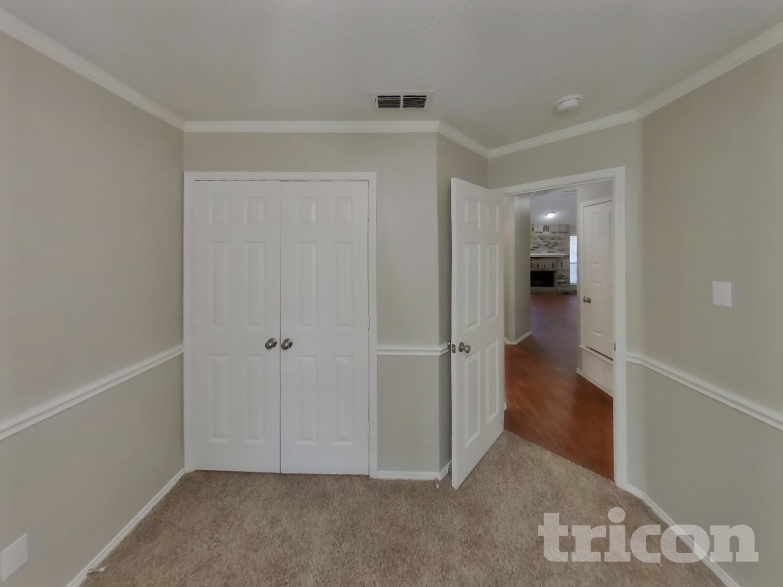 Building Photo - 2520 Clovermeadow Dr