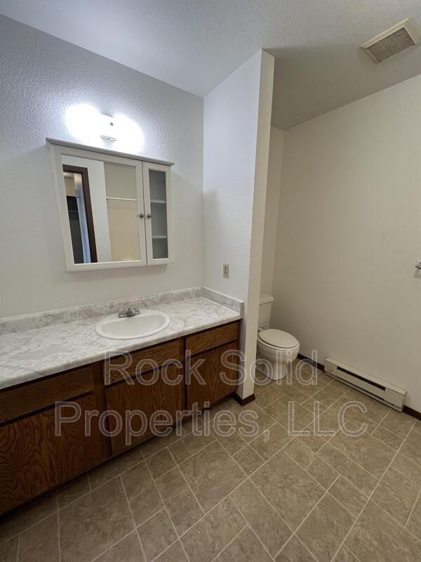 Building Photo - 4149 Van Buren Ave
