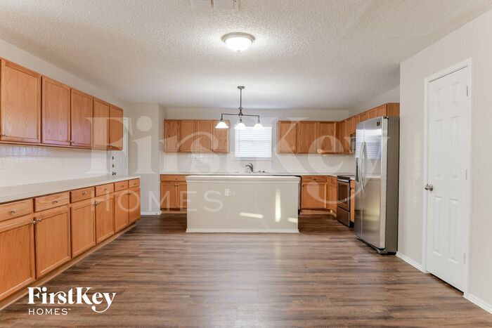 Building Photo - 2444 Big Spring Dr
