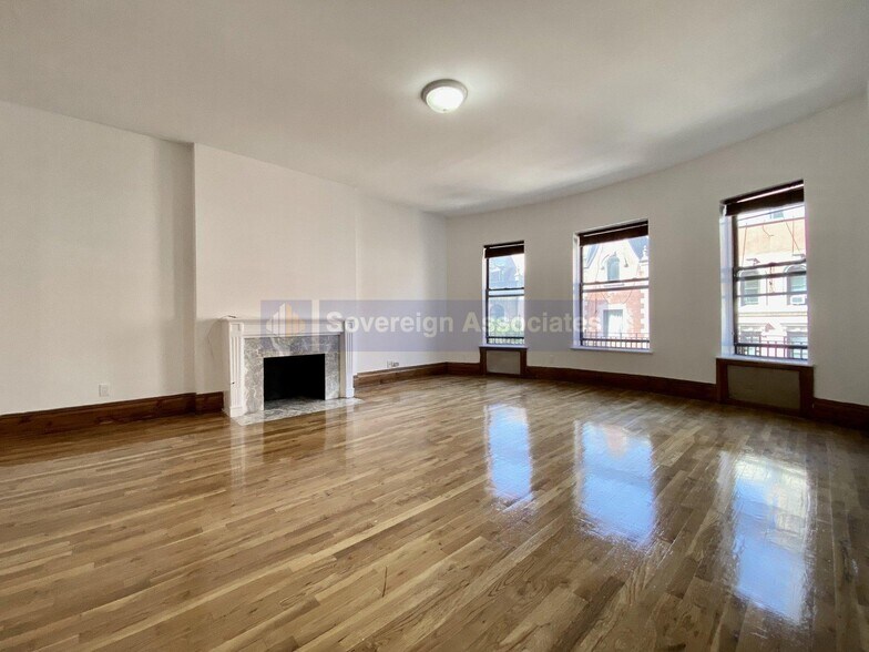 Primary Photo - 302 W 107th St