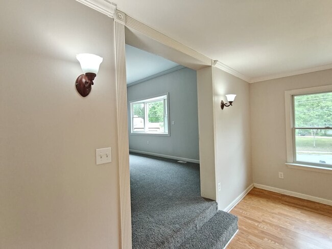 Building Photo - 252 Terry Ln