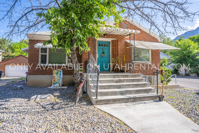 Building Photo - 547 E 400 N