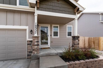 Building Photo - Bright & Beautiful 4BD Home in Lorson Ranc...