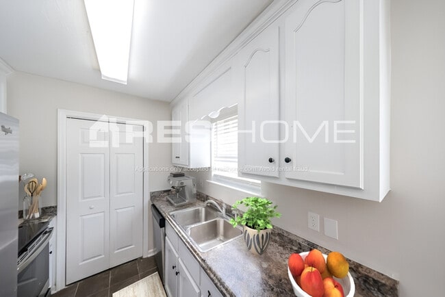 Building Photo - 988 Carter Grove Rd