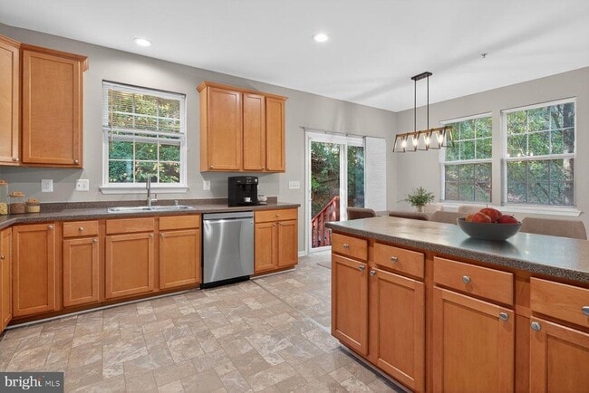 Building Photo - 7047 Water Oak Rd