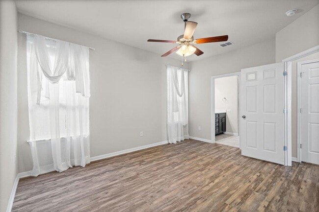 Building Photo - 9703 Sunny Swan Ct