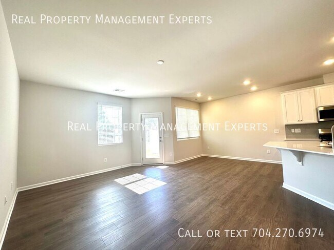 Building Photo - 13123 Cottage Crst Ln